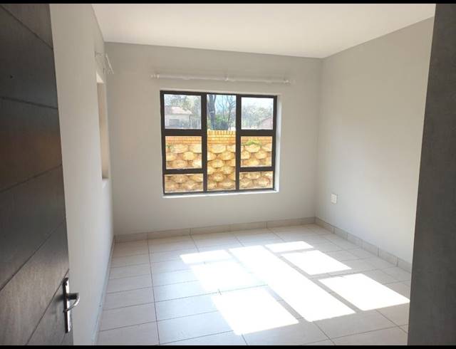 2 BEDROOM PROPERTY TO RENT IN PRESTBURY